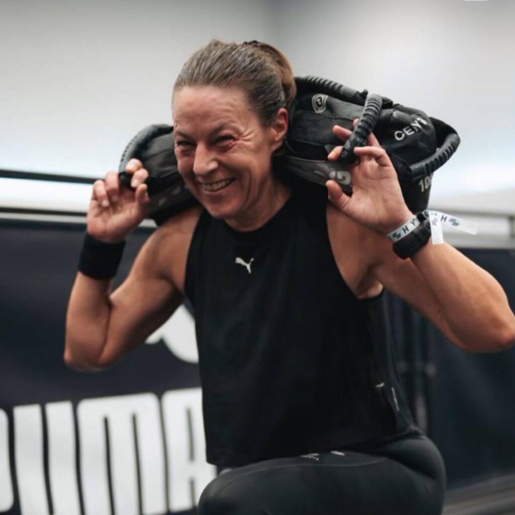 Jo Angele am Hyrox Race in St. Gallen 2025 bei Sandbag Lunges