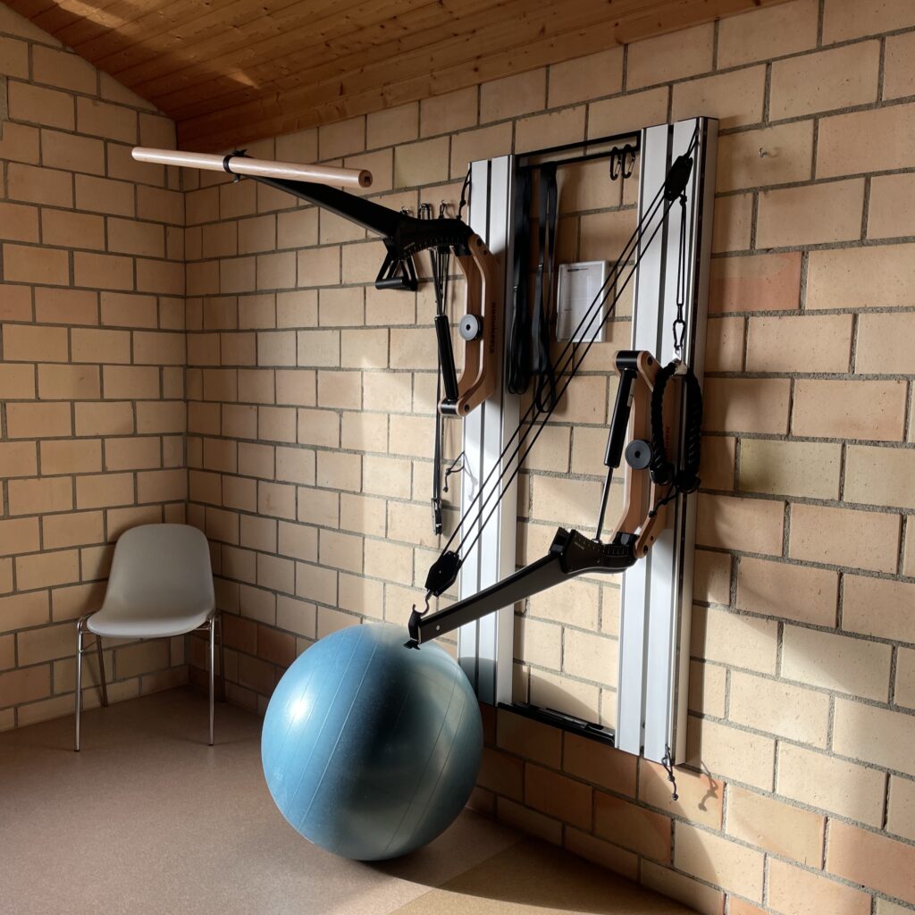 Eisenhorn Kraftstation in doppelter Ausführung für vielfältiges, gesundes und effektives Krafttraining im Gym Studio von Jo Angele in Wigoltingen/Thurgau.