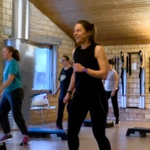 Atrium Gym Gruppenkurs Stepup - Step Aerobics - mit Jo Angele